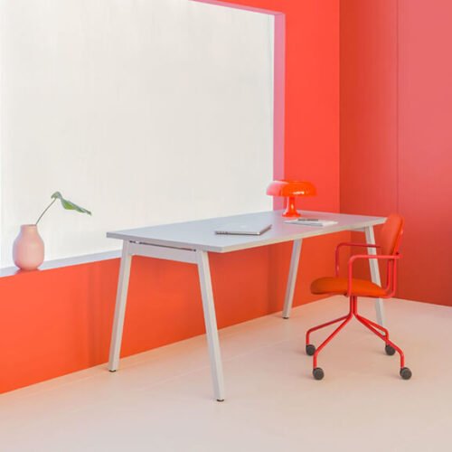 Ogi W desk MDD straight desk